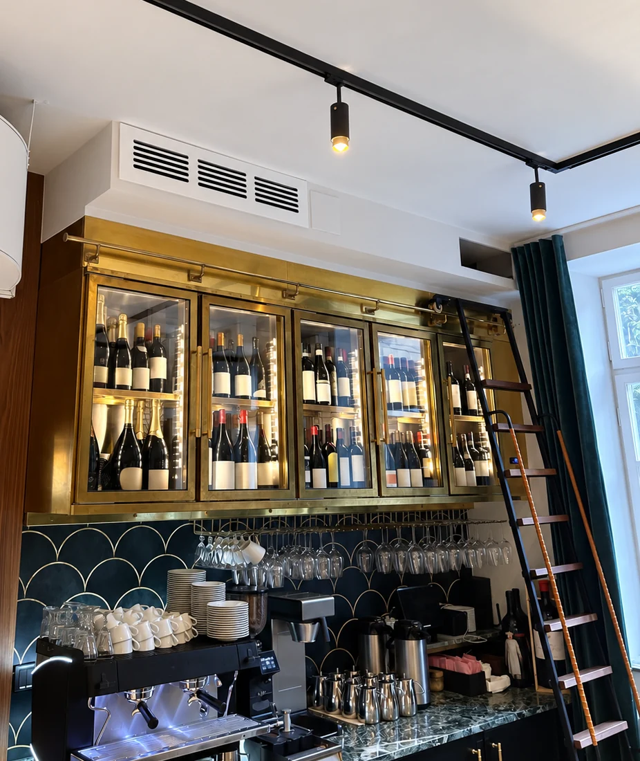 Diskret VRV-installation med dolda innedelar i restaurangmiljö
